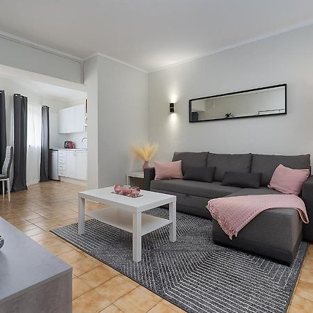 Sunny Flat W/ Balcony & Pool By Lovelystay Portimao Ngoại thất bức ảnh