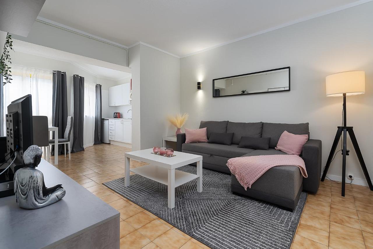Sunny Flat W/ Balcony & Pool By Lovelystay Portimao Ngoại thất bức ảnh