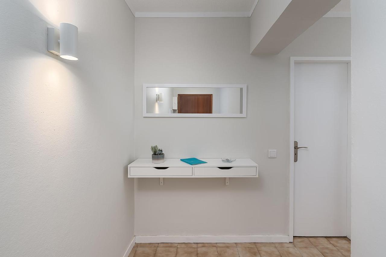 Sunny Flat W/ Balcony & Pool By Lovelystay Portimao Ngoại thất bức ảnh