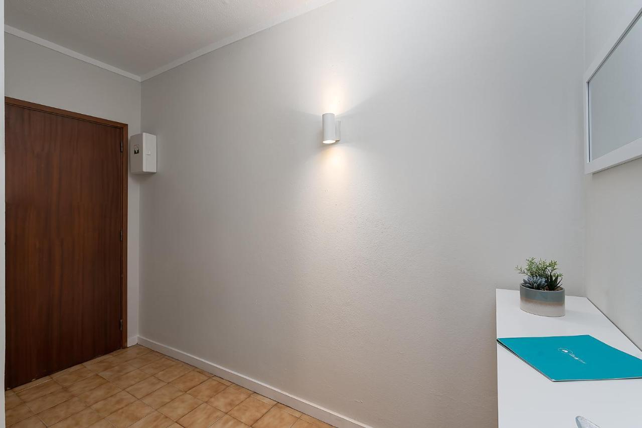 Sunny Flat W/ Balcony & Pool By Lovelystay Portimao Ngoại thất bức ảnh